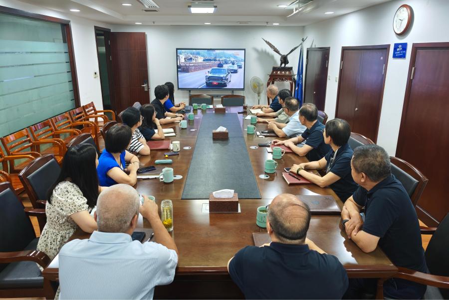 1756947451374388EWHy.jpg cab43bb2030daf96061b3e3994bf6a18.jpg